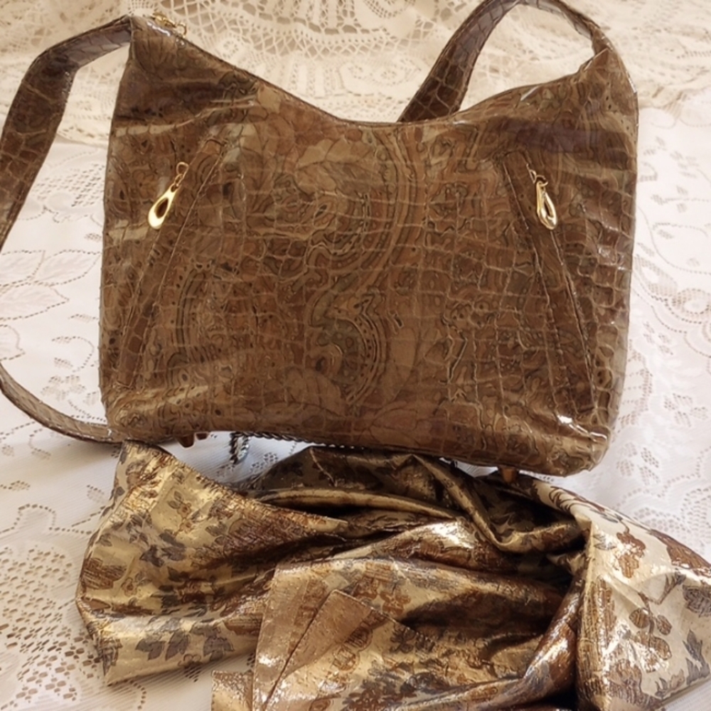 -Pinky Crocodile Pattern Shoulder Bag